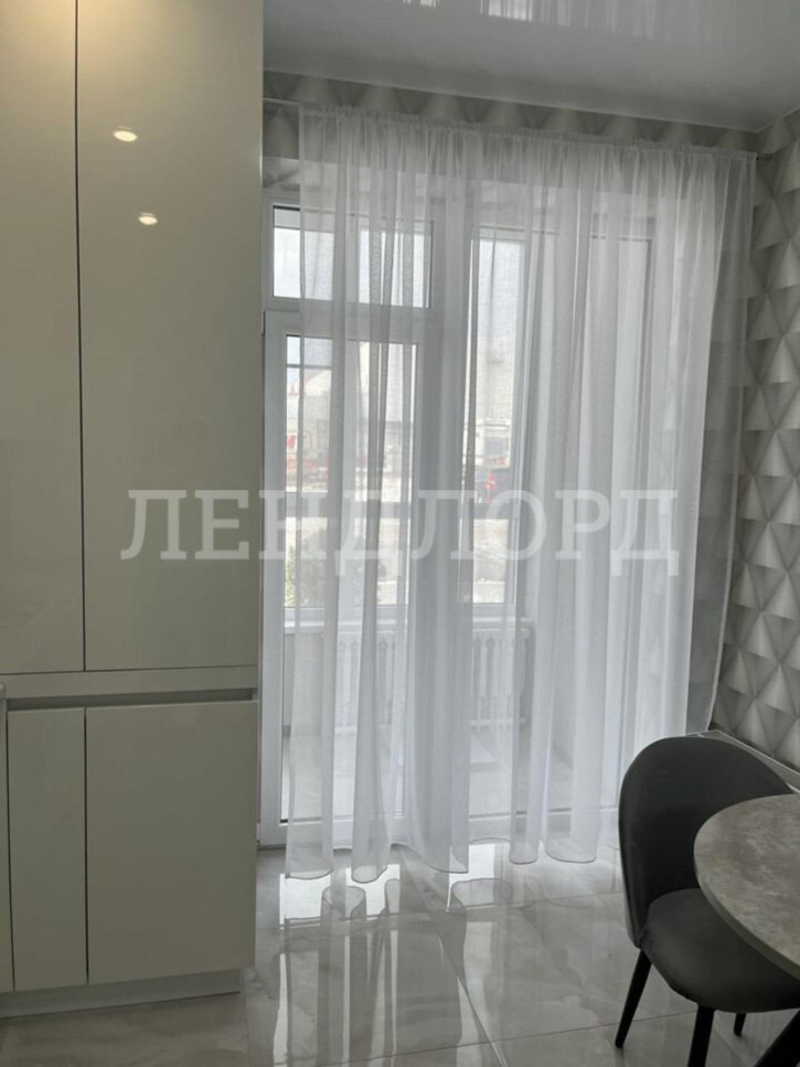 2-комн квартира Комсомольская улица, 135к2