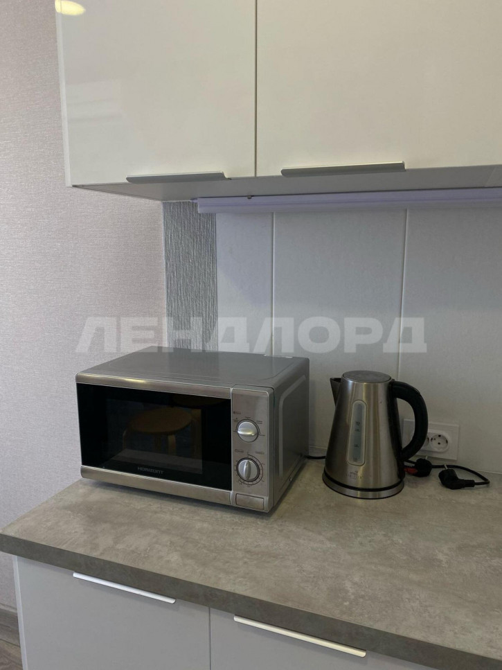 2-комн квартира улица Максима Горького, 160/1