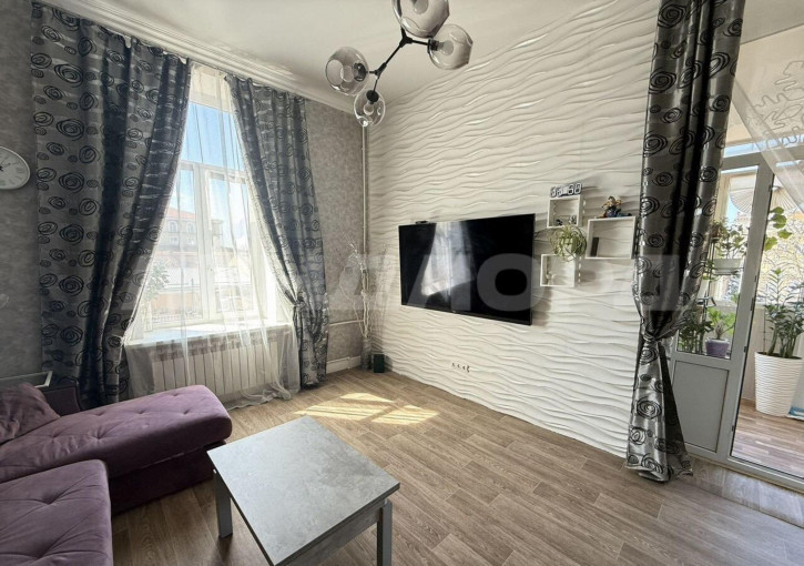 5-комн квартира улица Обороны, 77