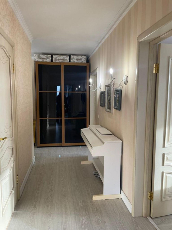 2-комн квартира Янки Купалы ул, 42