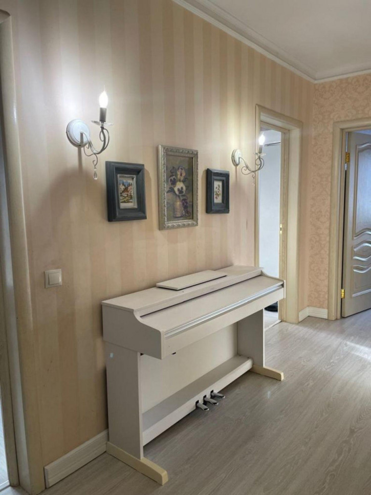 2-комн квартира Янки Купалы ул, 42