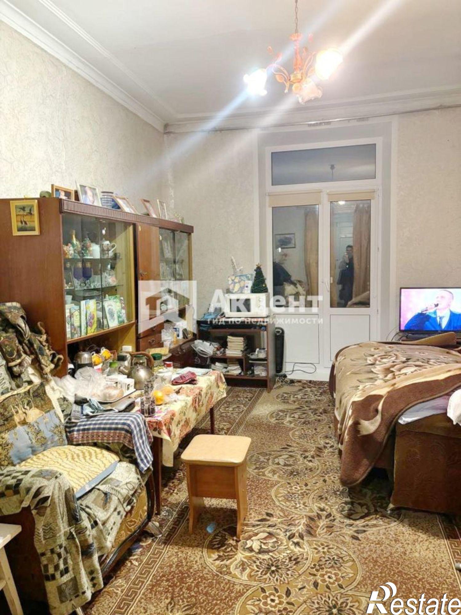 Купить комнату за 950 000 рублей на улица Каравайковой, 141