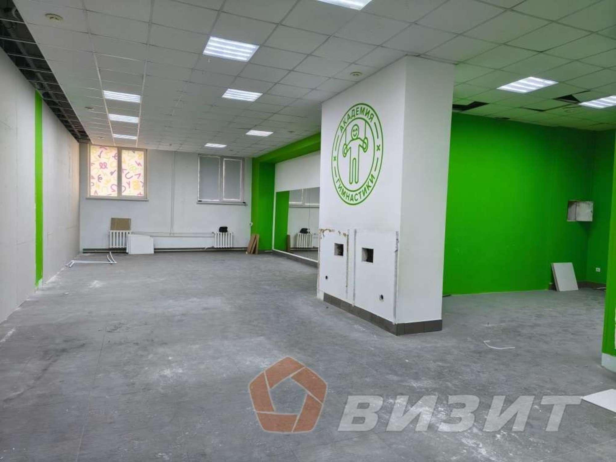 Сдать торговое помещение за 240 000 рублей на 5-я просека, 99А