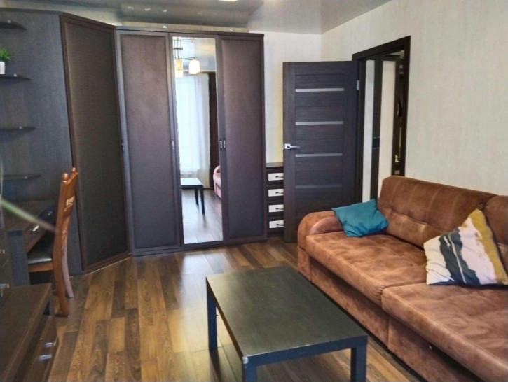 2-комн квартира Мира улица, 49