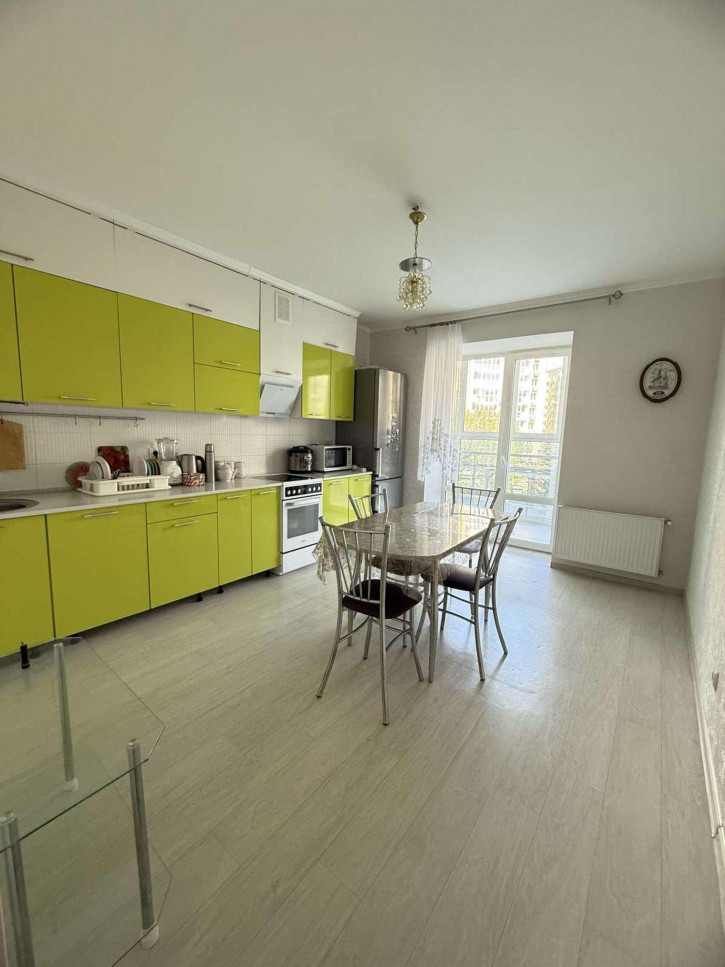 2-комн квартира Владимира Высоцкого улица, 21